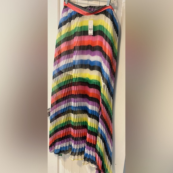 NY & COMPANY MULTI-COLOR PLEATED SKIRT - Picture 2 of 4